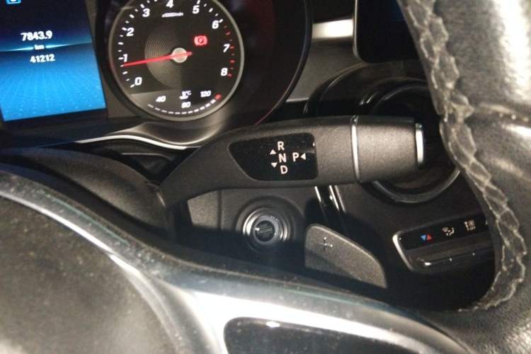 Used Mercedes-Benz C-Class 2019 C 180 L Fashion Edition Sport Version Gear Lever