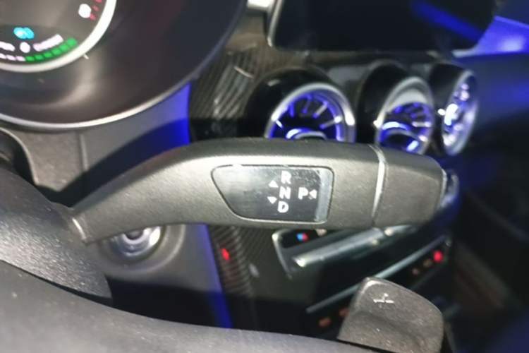 Used Mercedes-Benz C-Class 2019 C 260 L Sport Edition Gear Lever