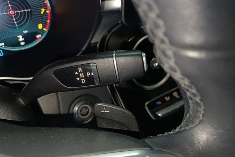 Used Mercedes-Benz C-Class 2019 Restyled C 260 L Sport Edition Gear Lever