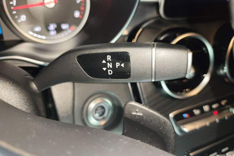 Used Mercedes-Benz C-Class 2019 C 180 L Fashion Edition Sport Version Gear Lever