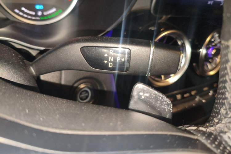 Used Mercedes-Benz C-Class 2019 C 260 Sport Edition Gear Lever