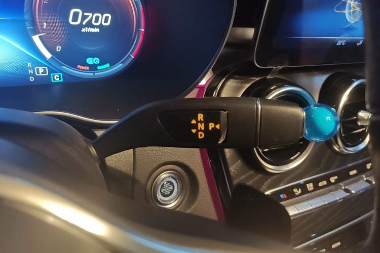 Used Mercedes-Benz C-Class 2019 Restyled C 260 L Sport Edition Gear Lever