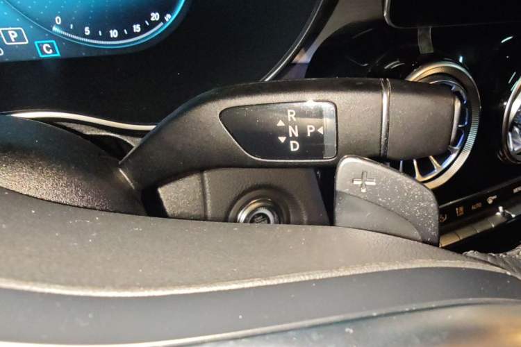 Used Mercedes-Benz C-Class 2019 C 260 Sport Edition Gear Lever