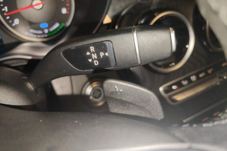 Used Mercedes-Benz C-Class 2019 C 260 L Sport Edition Gear Lever