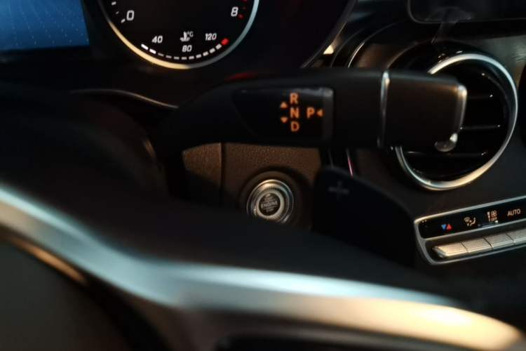 Used Mercedes-Benz C-Class 2019 C 180 L Fashion Edition Sport Version Gear Lever