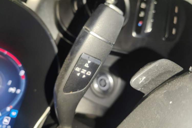 Used Mercedes-Benz C-Class 2019 C 260 L Sport Edition Gear Lever