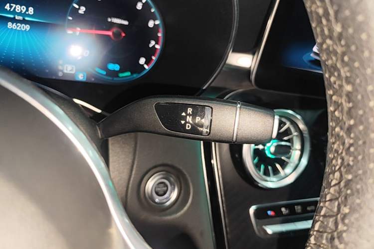 Used Mercedes-Benz C-Class 2019 Restyled C 260 L Sport Edition Gear Lever