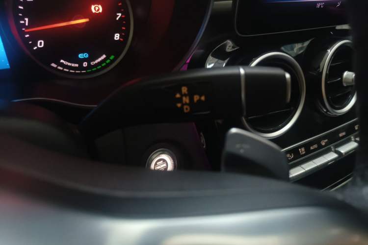Used Mercedes-Benz C-Class 2019 C 260 Sport Edition Gear Lever
