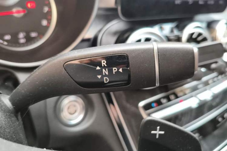 Used Mercedes-Benz C-Class 2019 C 180 L Fashion Edition Sport Version Gear Lever