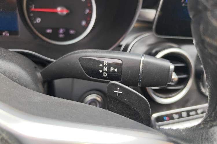 Used Mercedes-Benz C-Class 2019 C 180 L Fashion Edition Sport Version Gear Lever