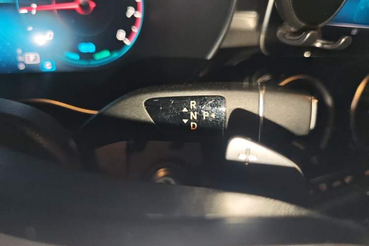 Used Mercedes-Benz C-Class 2019 C 260 Sport Edition Gear Lever