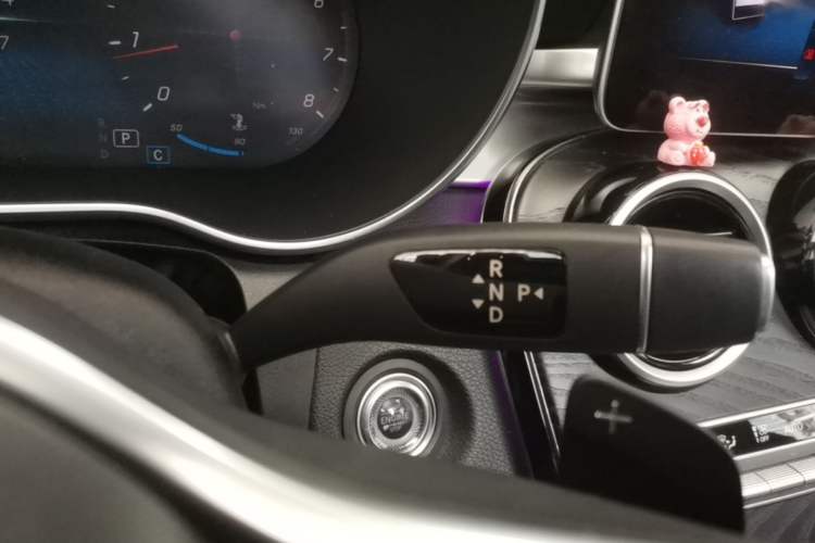 Used Mercedes-Benz C-Class 2019 C 260 L 4MATIC Sport Edition Gear Lever