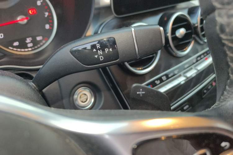 Used Mercedes-Benz C-Class 2019 C 180 L Fashion Edition Sport Version Gear Lever