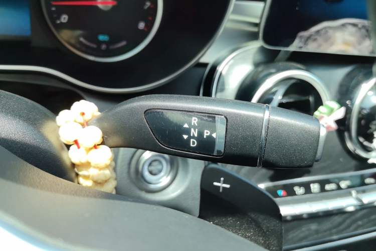 Used Mercedes-Benz C-Class 2019 C 260 L Sport Edition Gear Lever