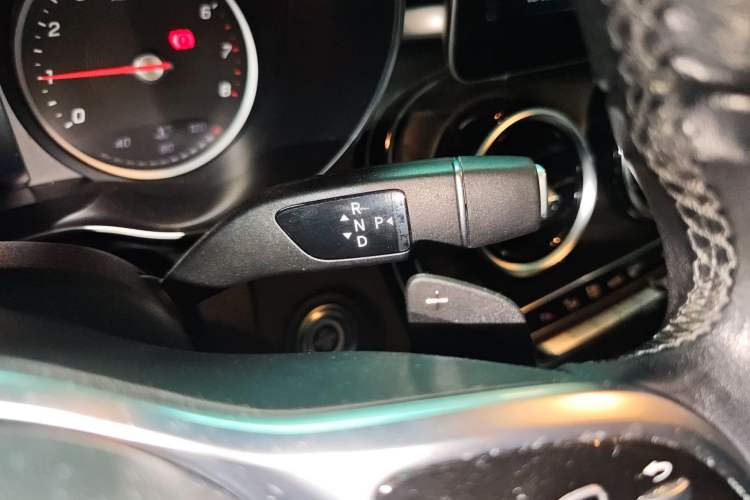 Used Mercedes-Benz C-Class 2019 C 180 L Fashion Edition Sport Version Gear Lever