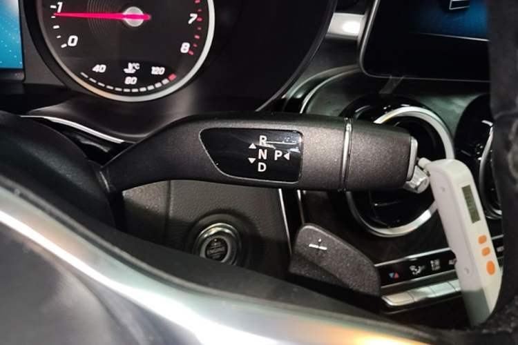 Used Mercedes-Benz C-Class 2019 C 180 L Fashion Edition Sport Version Gear Lever