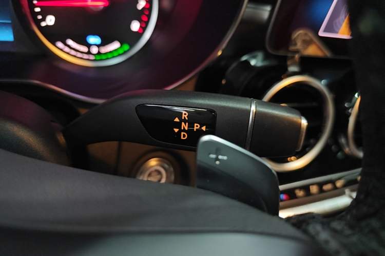 Used Mercedes-Benz C-Class 2019 C 260 Sport Edition Gear Lever
