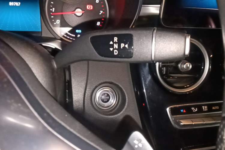 Used Mercedes-Benz C-Class 2019 C 260 Sport Edition Gear Lever