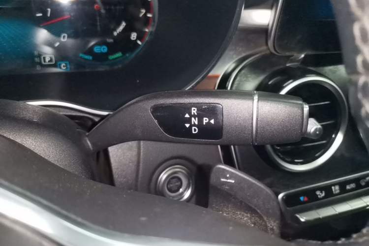 Used Mercedes-Benz C-Class 2019 C 180 L Fashion Edition Sport Version Gear Lever