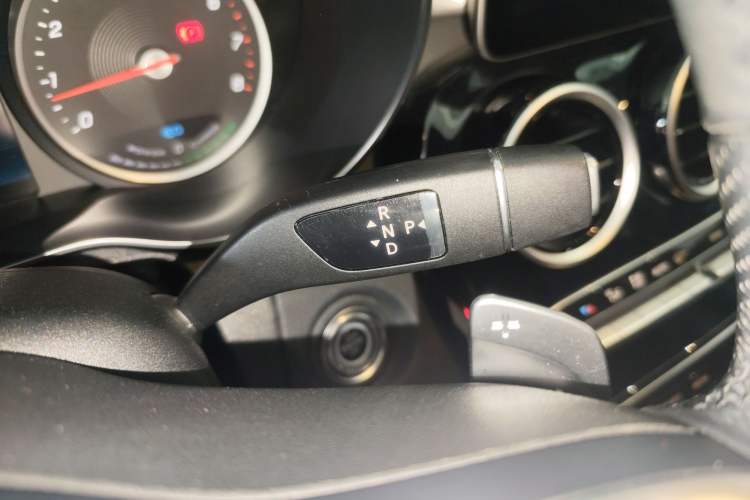 Used Mercedes-Benz C-Class 2019 C 260 Sport Edition Gear Lever