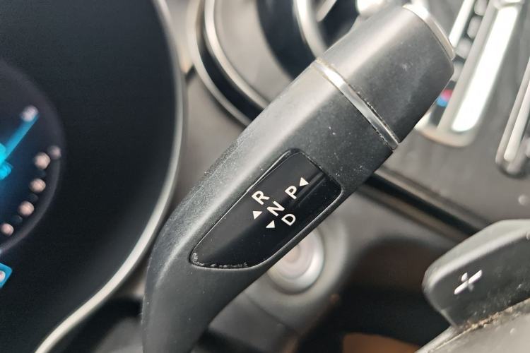 Used Mercedes-Benz C-Class 2019 Restyled C 260 L Sport Edition Gear Lever