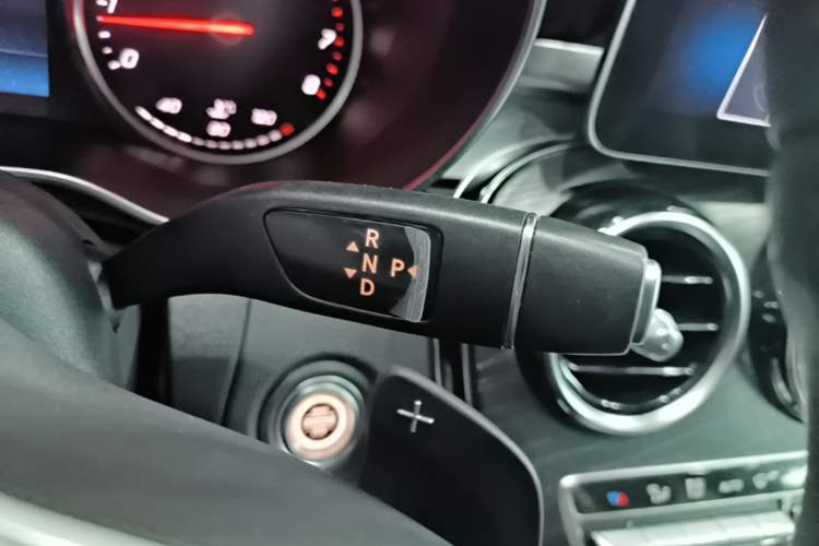 Used Mercedes-Benz C-Class 2019 C 180 L Fashion Edition Sport Version Gear Lever