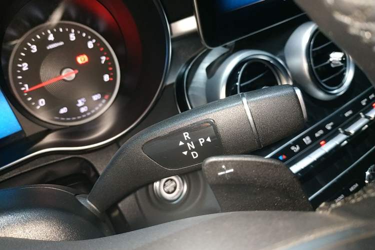 Used Mercedes-Benz C-Class 2019 C 180 Estate Gear Lever