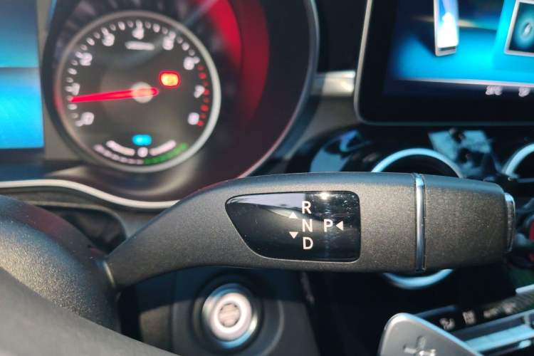 Used Mercedes-Benz C-Class 2019 C 260 Sport Edition Gear Lever