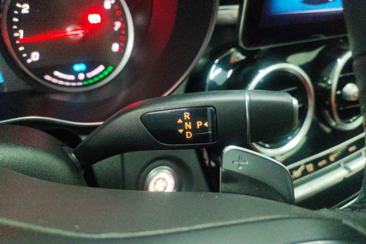 Used Mercedes-Benz C-Class 2019 C 260 Sport Edition Gear Lever