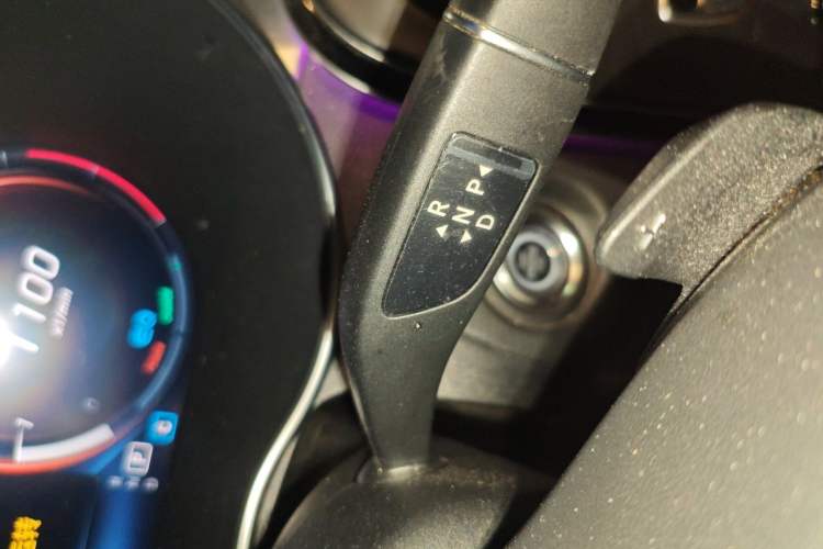 Used Mercedes-Benz C-Class 2019 Restyled C 260 L Sport Edition Gear Lever