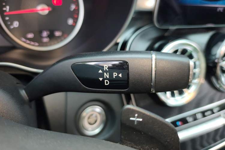 Used Mercedes-Benz C-Class 2019 C 180 L Fashion Edition Sport Version Gear Lever