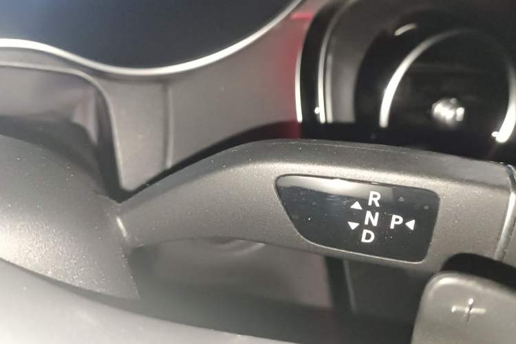 Used Mercedes-Benz C-Class 2019 Restyled C 260 L Sport Edition Gear Lever