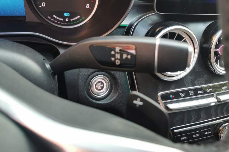 Used Mercedes-Benz C-Class 2019 C 260 L Sport Edition Gear Lever