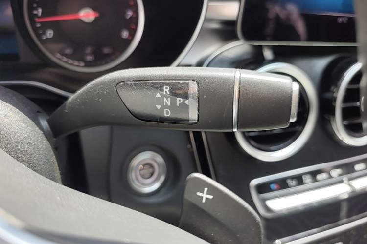 Used Mercedes-Benz C-Class 2019 C 180 L Fashion Edition Sport Version Gear Lever