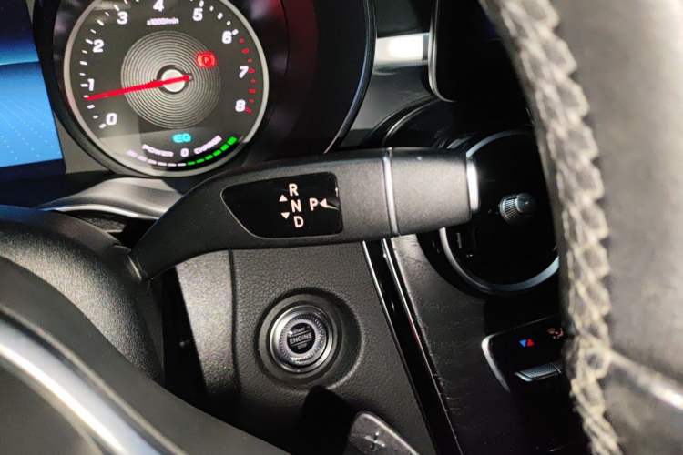 Used Mercedes-Benz C-Class 2019 C 260 L Sport Edition Gear Lever