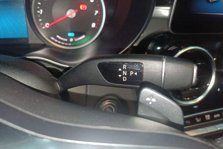 Used Mercedes-Benz C-Class 2019 C 260 Sport Edition Gear Lever