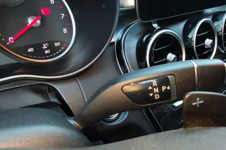 Used Mercedes-Benz C-Class 2019 C 180 L Fashion Edition Sport Version Gear Lever