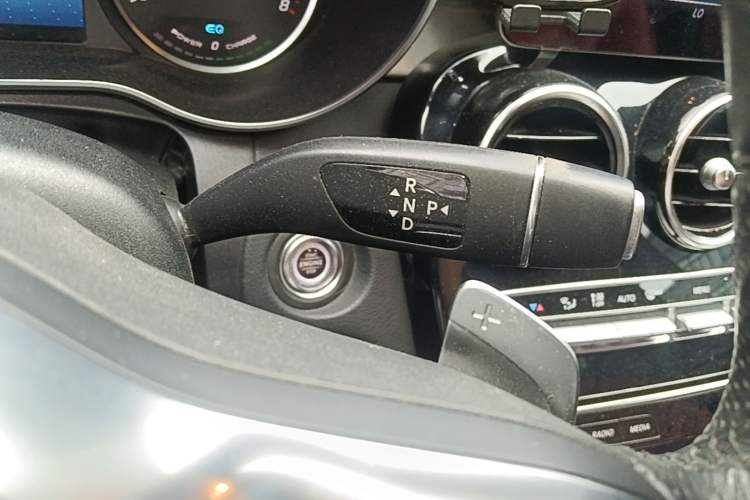 Used Mercedes-Benz C-Class 2019 C 260 Sport Edition Gear Lever