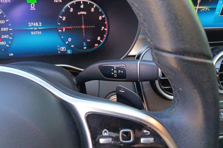 Used Mercedes-Benz C-Class 2019 Restyled C 260 L Sport Edition Gear Lever