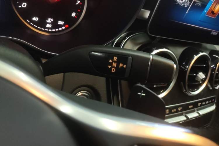 Used Mercedes-Benz C-Class 2019 C 180 L Fashion Edition Sport Version Gear Lever