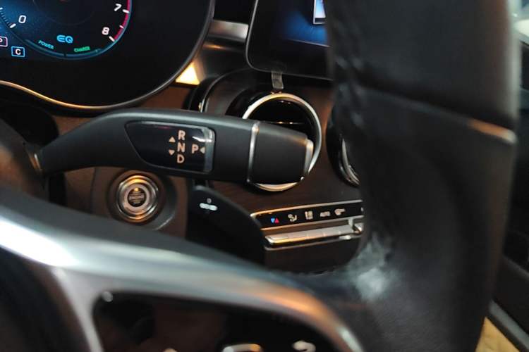 Used Mercedes-Benz C-Class 2019 Restyled C 260 L Sport Edition Gear Lever