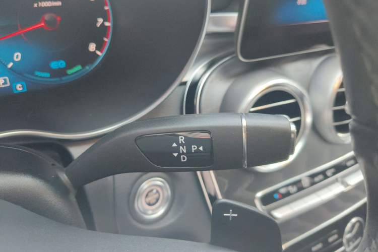 Used Mercedes-Benz C-Class 2019 C 260 Estate Gear Lever