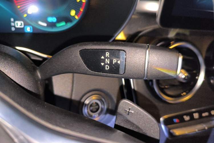 Used Mercedes-Benz C-Class 2019 Restyled C 260 L Sport Edition Gear Lever