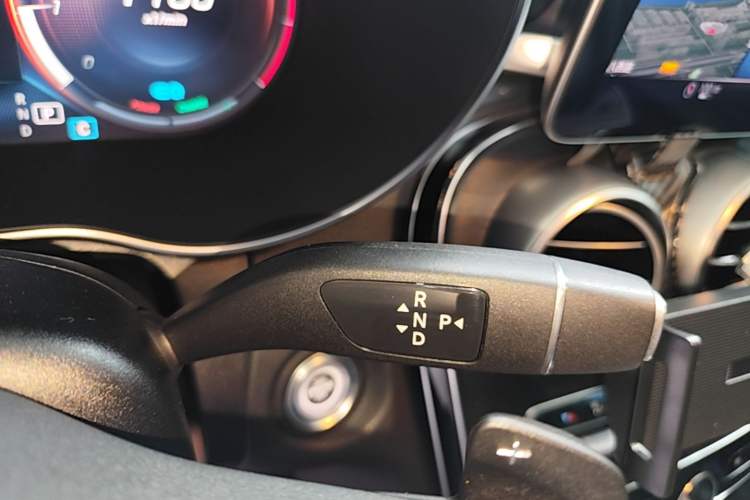 Used Mercedes-Benz C-Class 2019 C 260 Estate Gear Lever