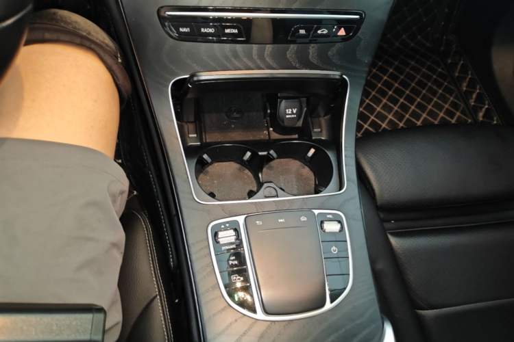Used Mercedes-Benz C-Class 2019 C 180 L Fashion Edition Sport Version Gear Lever