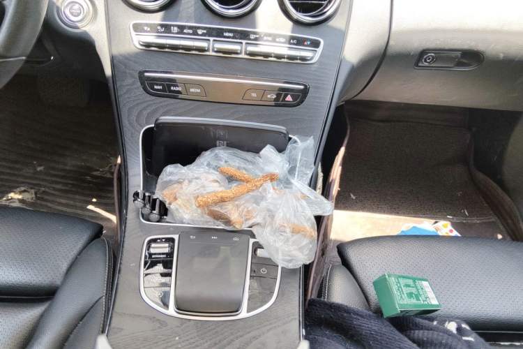 Used Mercedes-Benz C-Class 2019 Restyled C 260 L Sport Edition Gear Lever