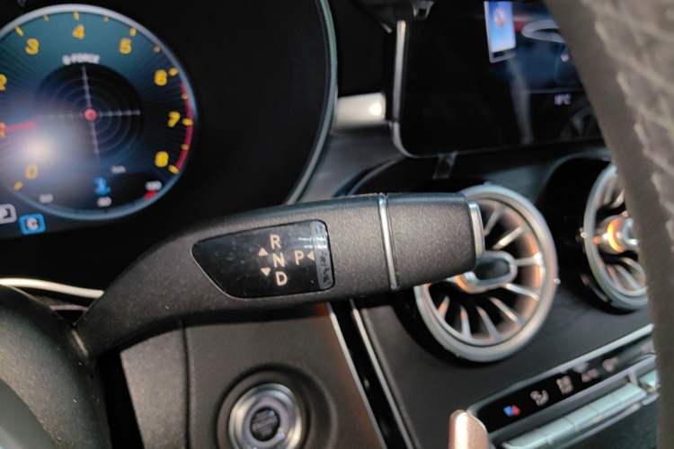 Used Mercedes-Benz C-Class 2019 Restyled C 260 L Sport Edition Gear Lever