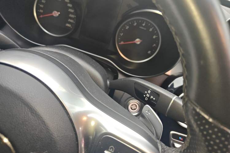 Used Mercedes-Benz C-Class 2019 C 260 Sport Edition Gear Lever