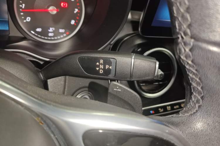 Used Mercedes-Benz C-Class 2019 C 180 L Fashion Edition Sport Version Gear Lever