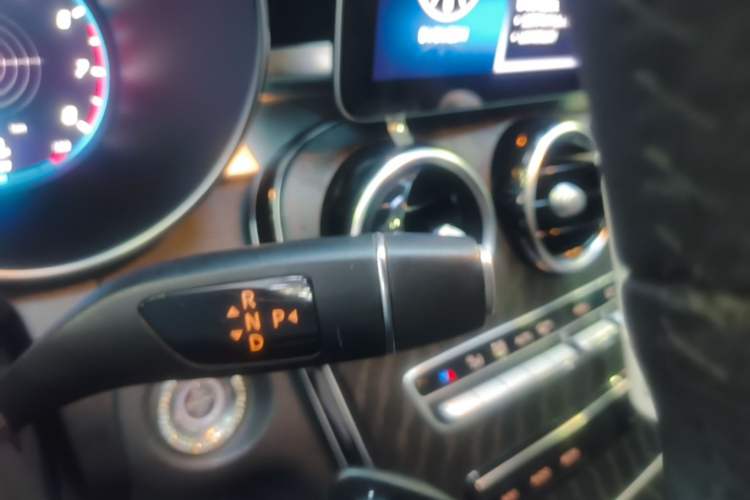 Used Mercedes-Benz C-Class 2019 Restyled C 260 L Sport Edition Gear Lever